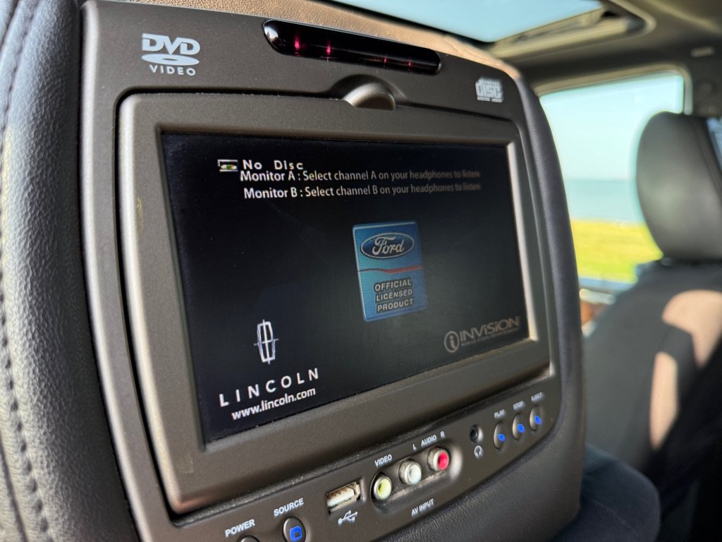 Used 2013 Lincoln Navigator L 4WD w/ HD Trailer Tow Pkg image 19