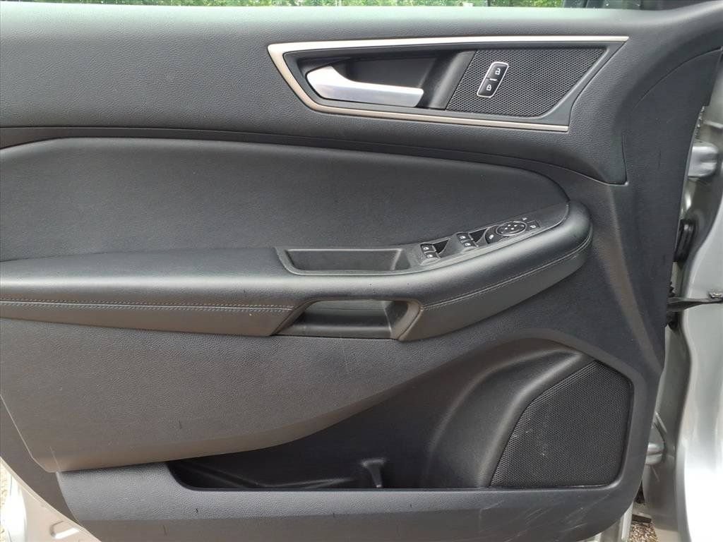 Used 2022 Ford Edge SEL AWD/4WD image 15