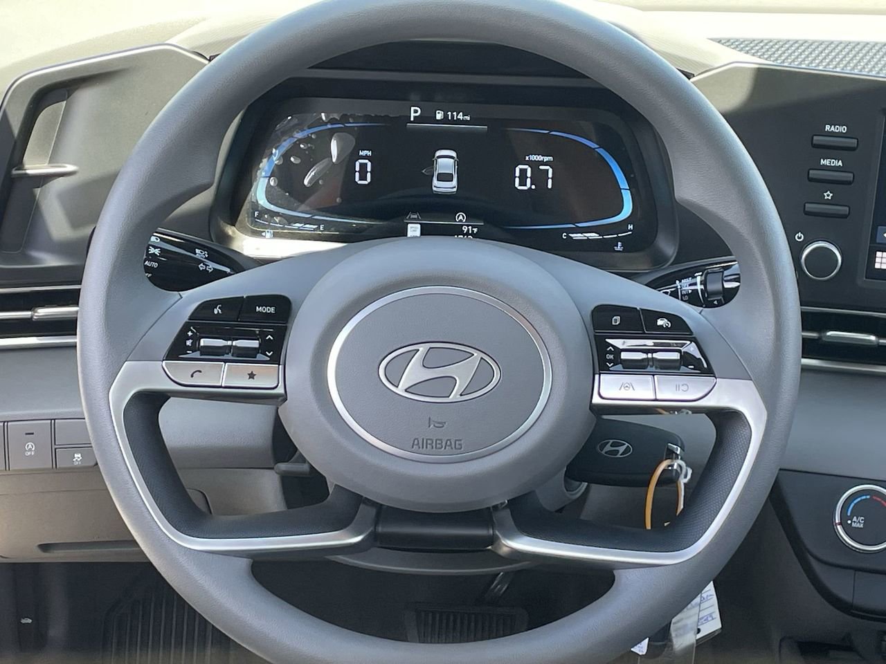 Certified 2025 Hyundai Elantra SE image 21