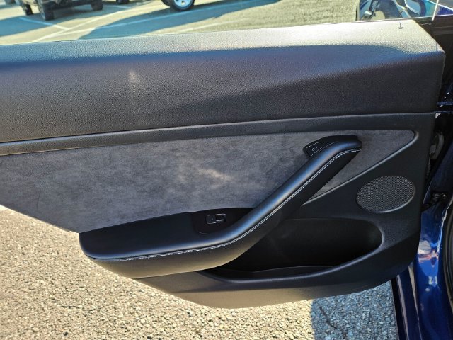 Used 2023 Tesla Model 3 Standard Range RWD image 16