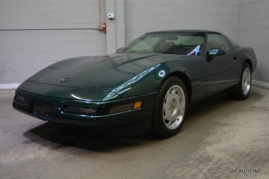 Used 1992 Chevrolet Corvette Coupe RWD image 2