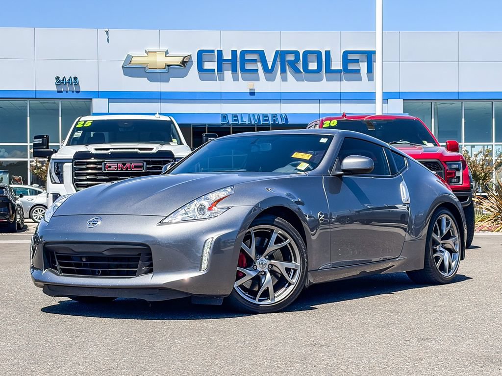 Used 2016 Nissan 370Z Coupe RWD image 1