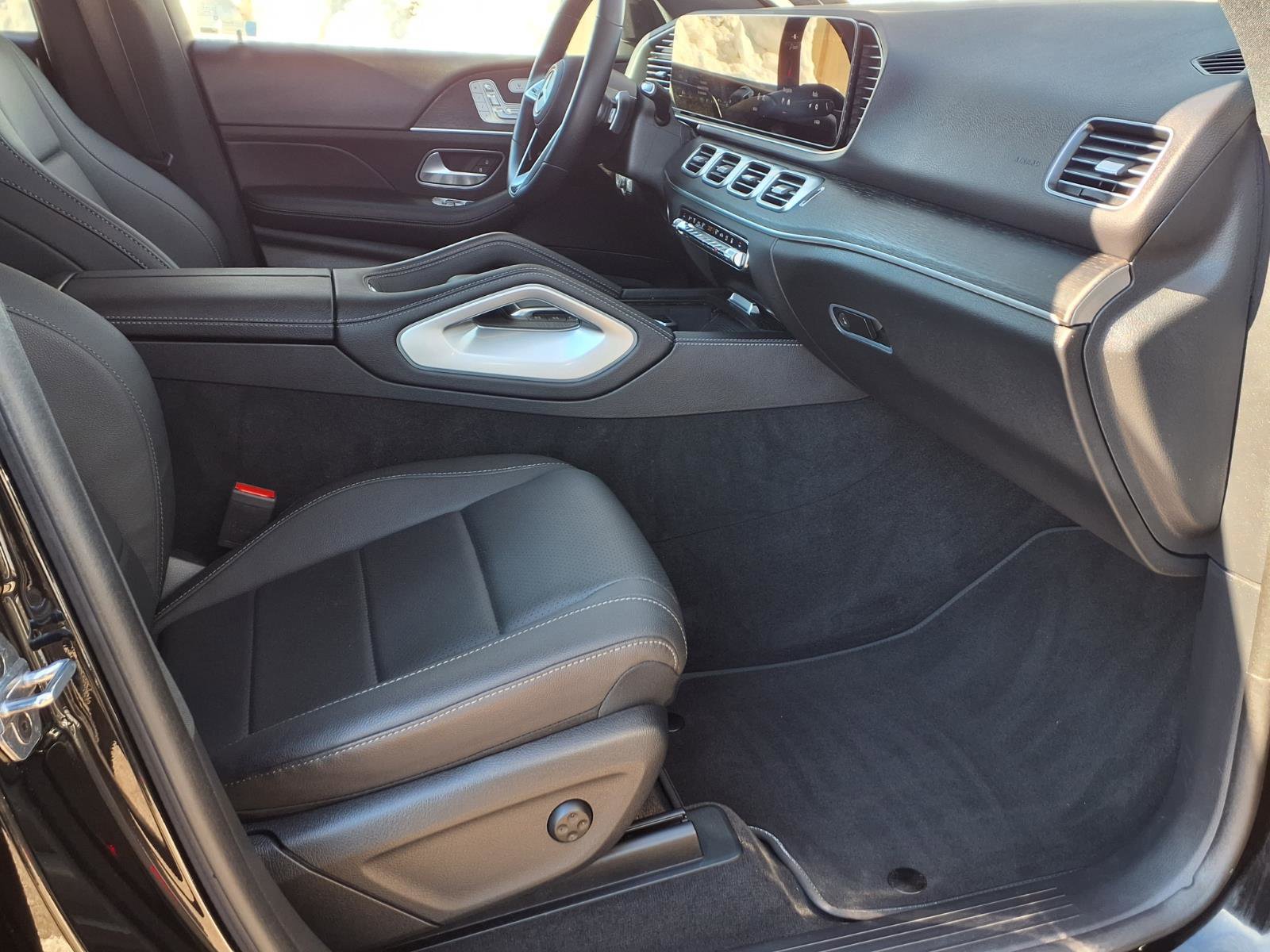 Used 2025 Mercedes-Benz GLE 450e BASE 4MATIC image 10