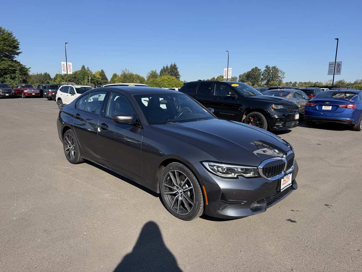 Used 2019 BMW 330i xDrive Sedan AWD/4WD image 2