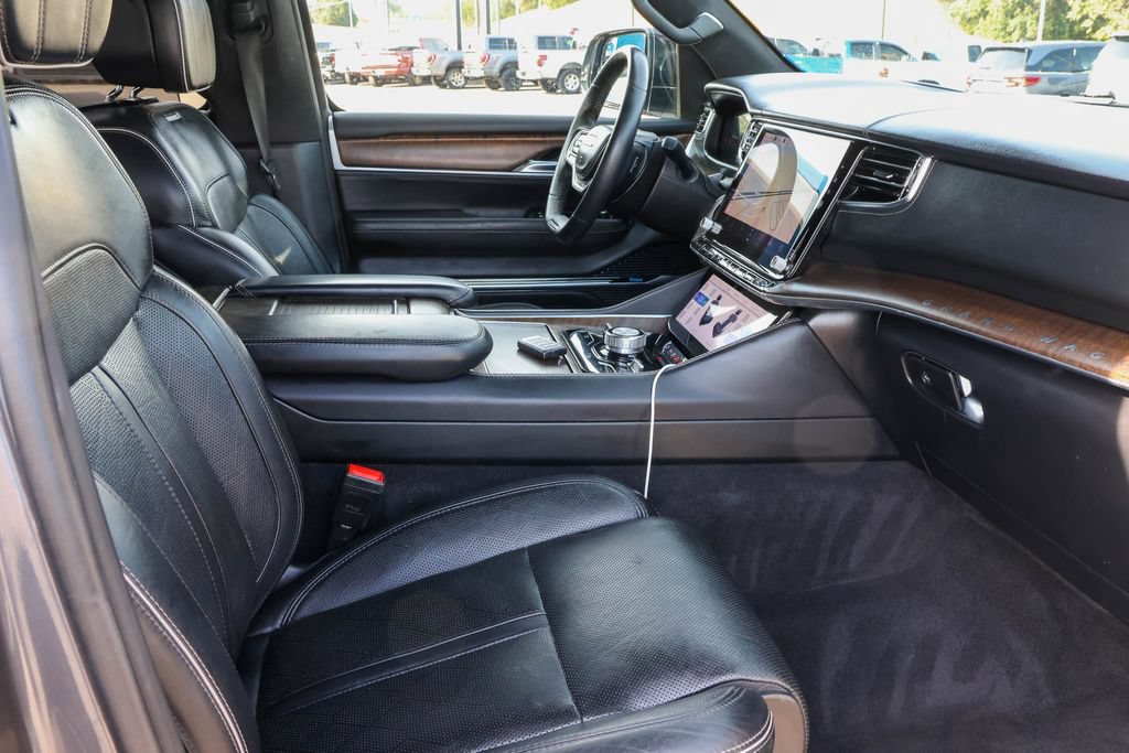 Used 2023 Jeep Grand Wagoneer L Series II AWD/4WD image 23