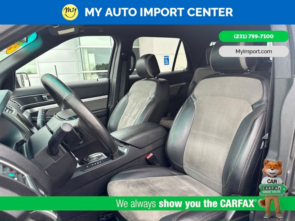 Used 2017 Ford Explorer XLT w/ Equipment Group 202A AWD/4WD image 13