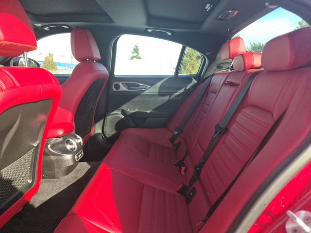 Used 2024 Alfa Romeo Giulia Veloce image 27