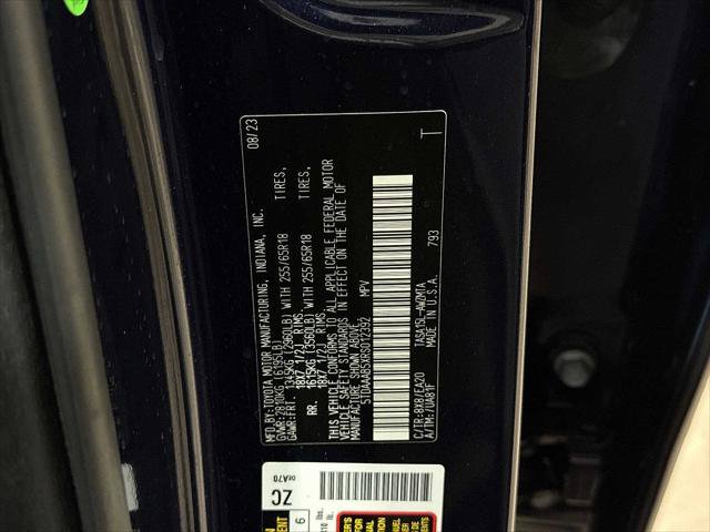 Certified 2024 Toyota Grand Highlander AWD image 14