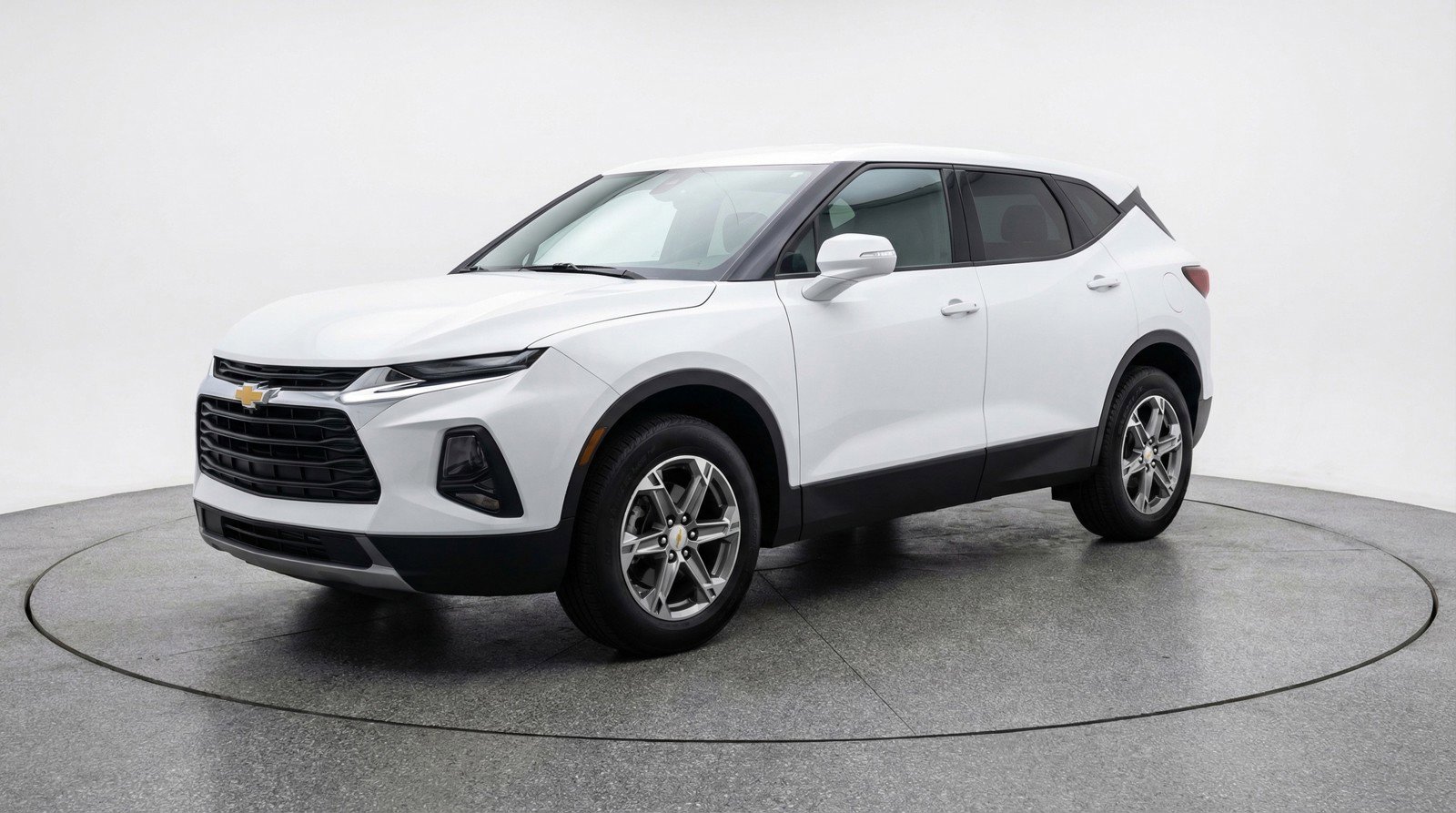 Used 2025 Chevrolet Blazer LT image 3