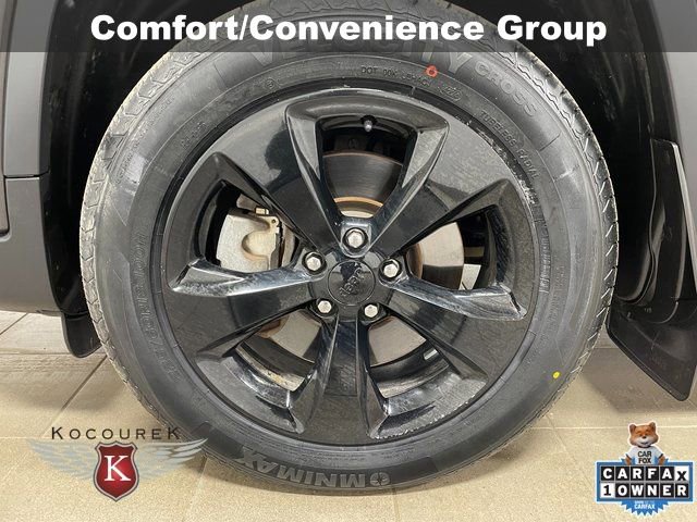 Used 2020 Jeep Cherokee Latitude Plus w/ Cold Weather Group AWD/4WD image 8