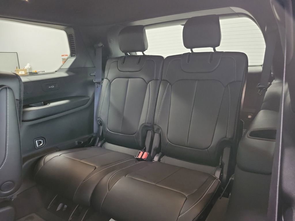 New 2025 Jeep Grand Cherokee L Limited w/ Black Appearance Package image 12