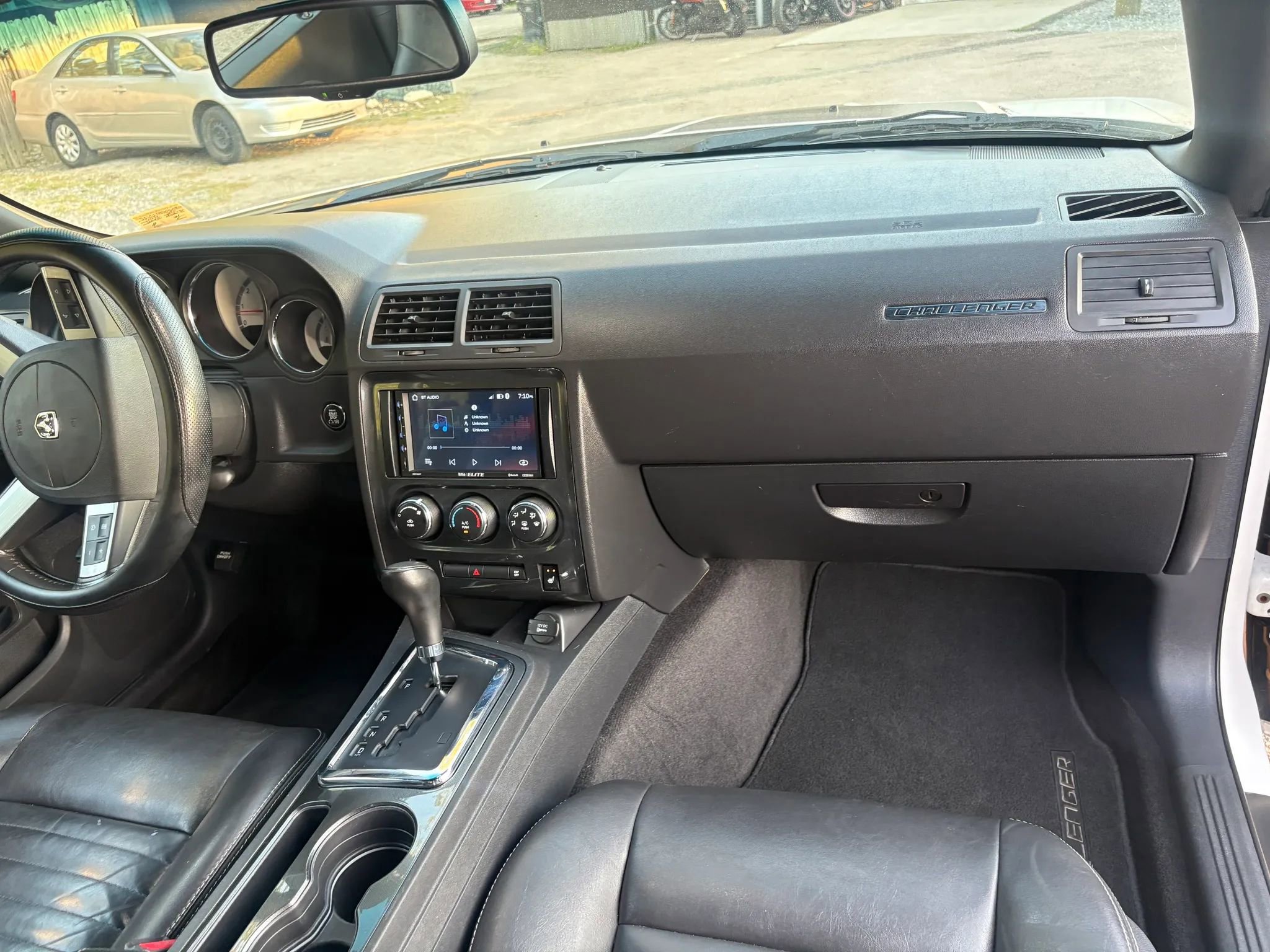 Used 2010 Dodge Challenger R/T RWD image 23