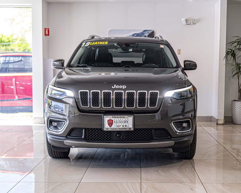 Used 2019 Jeep Cherokee Limited w/ Luxury Group AWD/4WD image 2