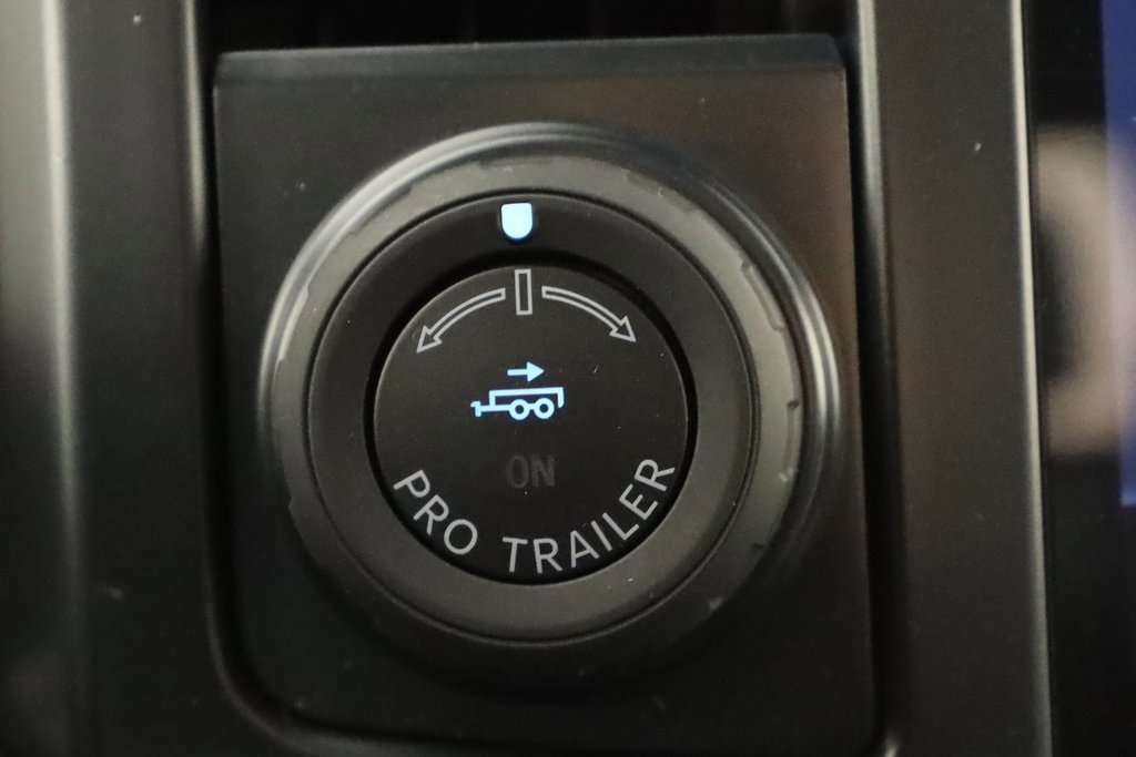 Used 2025 Ford F450 Platinum w/ FX4 Off-Road Package image 26