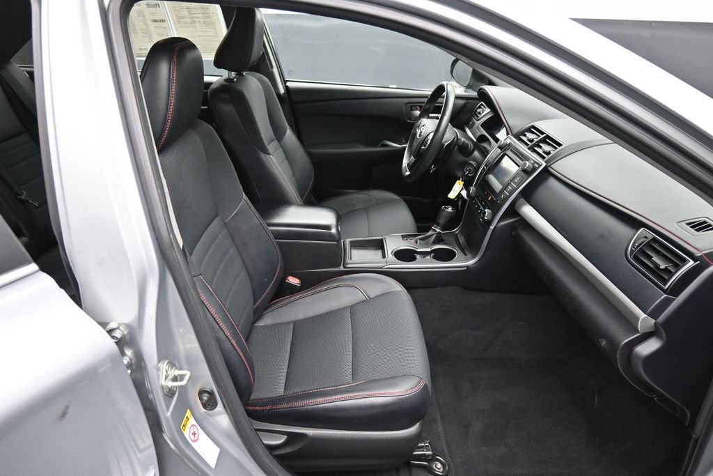 Used 2017 Toyota Camry SE w/ Protection Package (Q2) FWD image 23