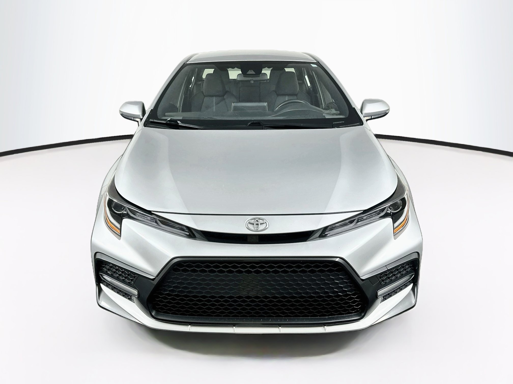 Used 2021 Toyota Corolla SE FWD image 2