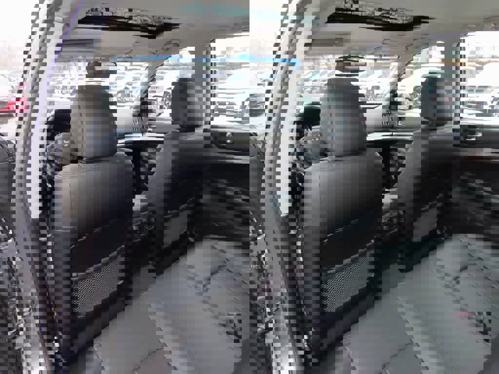 Used 2015 INFINITI Q40 AWD w/ Navigation Package image 16