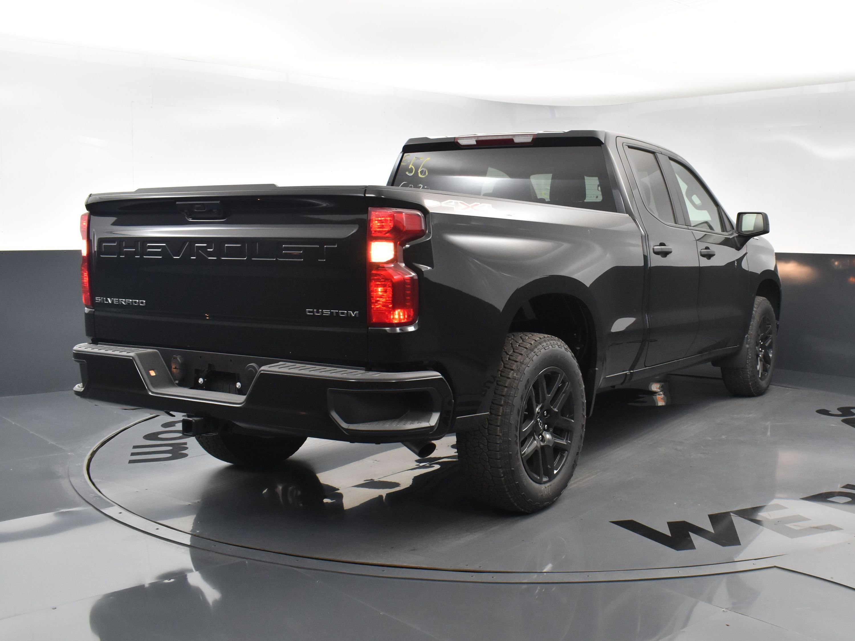Used 2025 Chevrolet Silverado 1500 Custom w/ Turbomax Blackout Package image 9