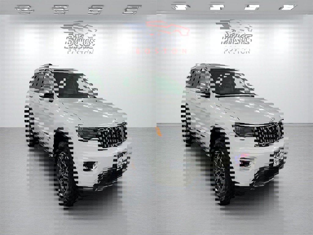 Used 2017 Jeep Grand Cherokee Limited w/ Luxury Group II image 3