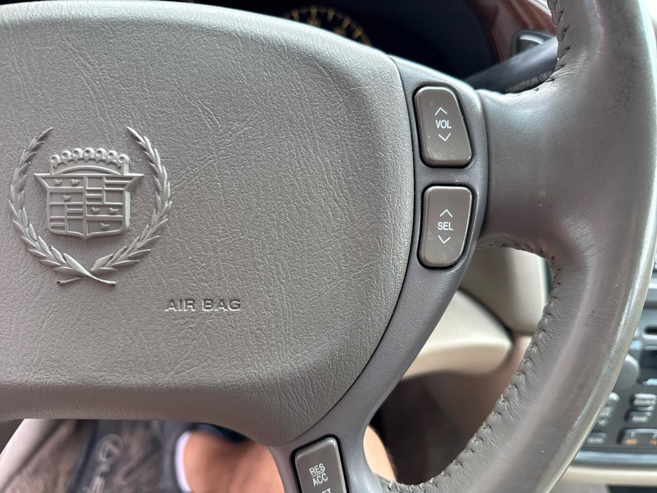 Used 2000 Cadillac De Ville DHS w/ Safety/Security Pkg FWD image 17
