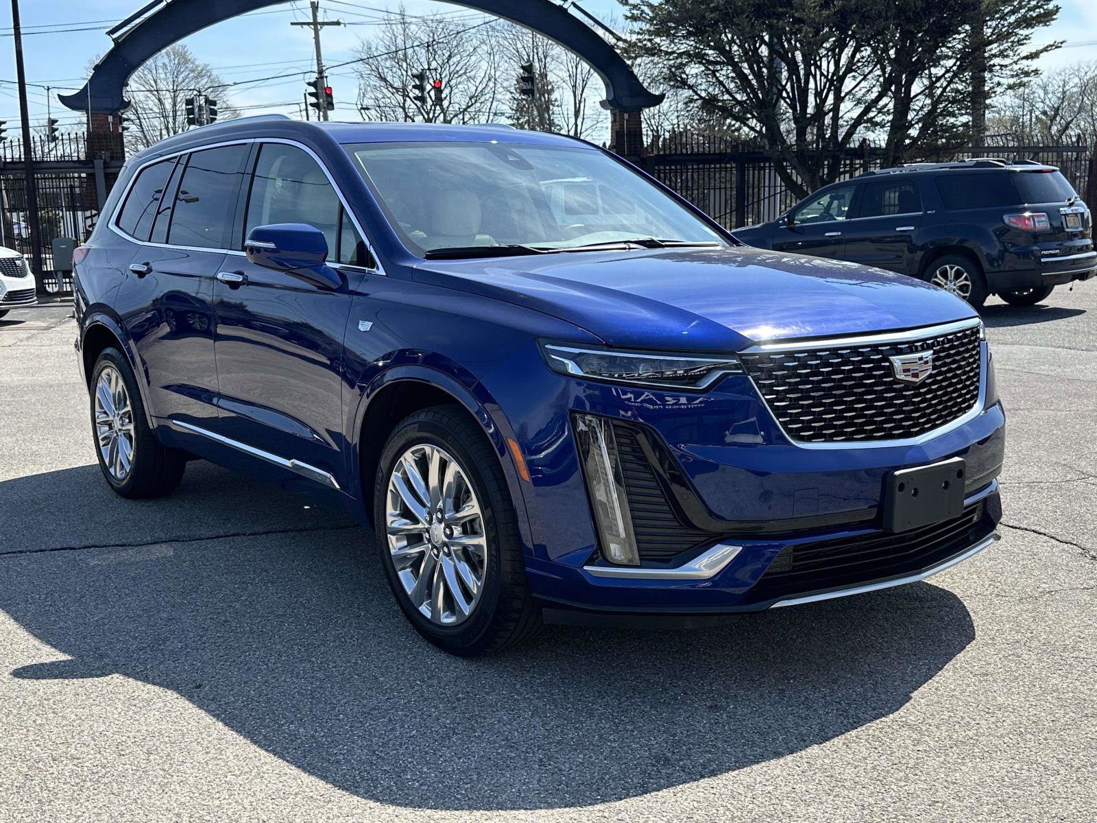 Certified 2023 Cadillac XT6 Premium Luxury image 4