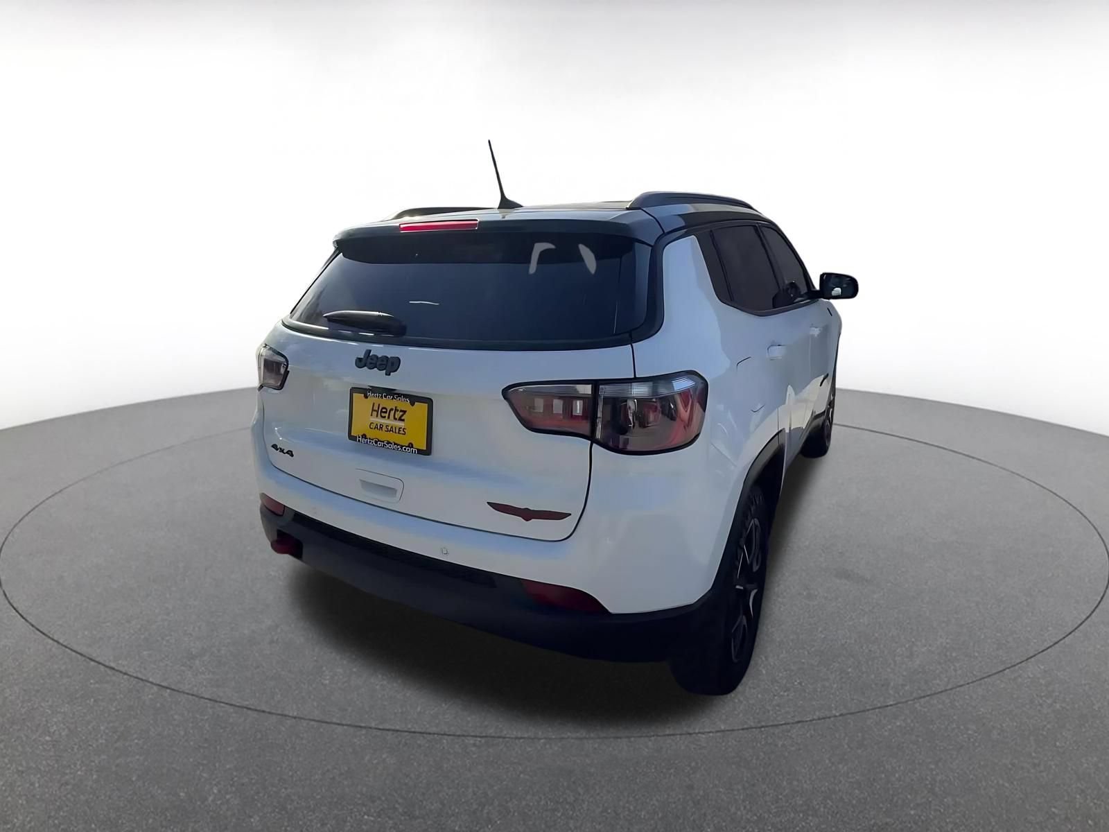 Used 2025 Jeep Compass Trailhawk AWD/4WD image 13