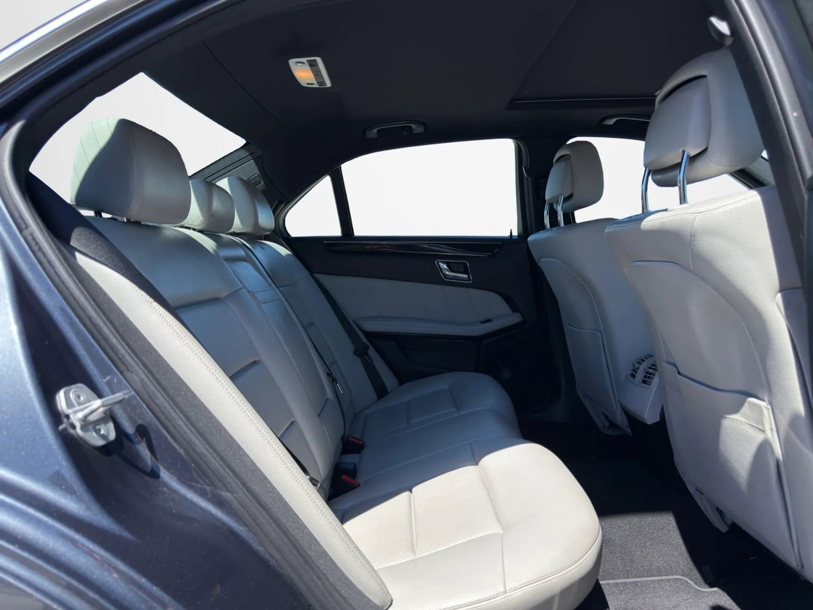 Used 2011 Mercedes-Benz E 350 E 350 4MATIC Sedan 4D image 27