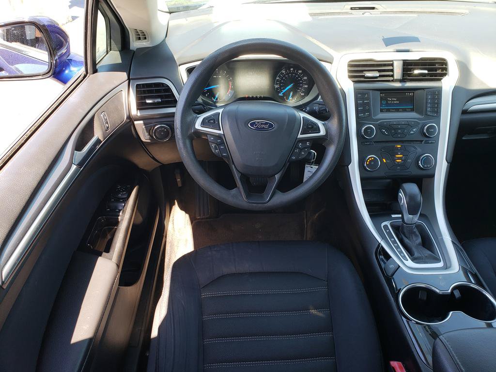 Used 2015 Ford Fusion SE FWD image 13