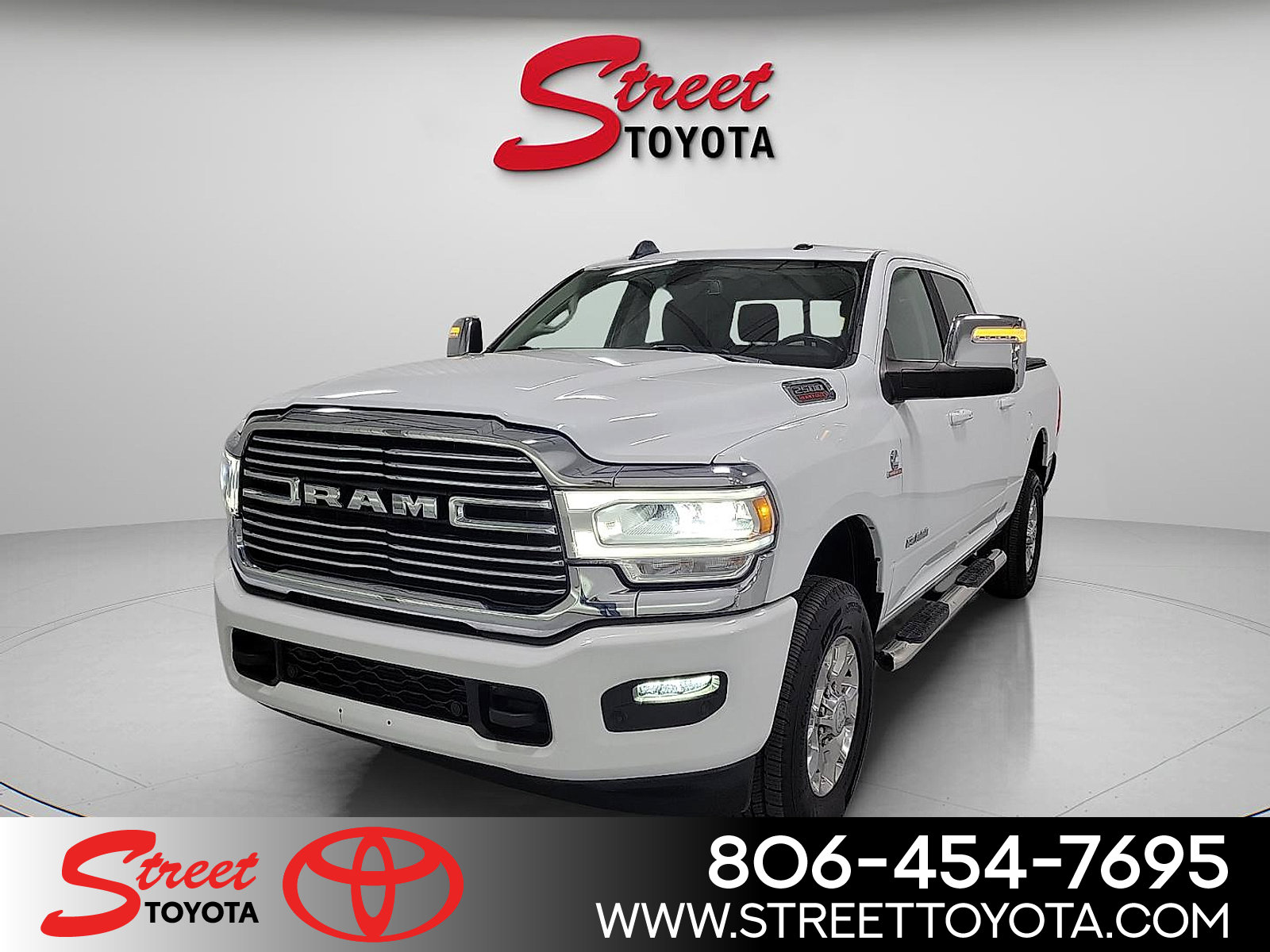 Used 2023 RAM 2500 Laramie AWD/4WD image 1