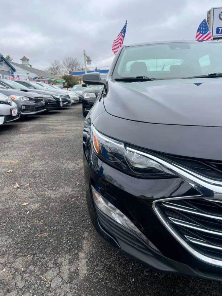 Used 2023 Chevrolet Malibu LT image 2