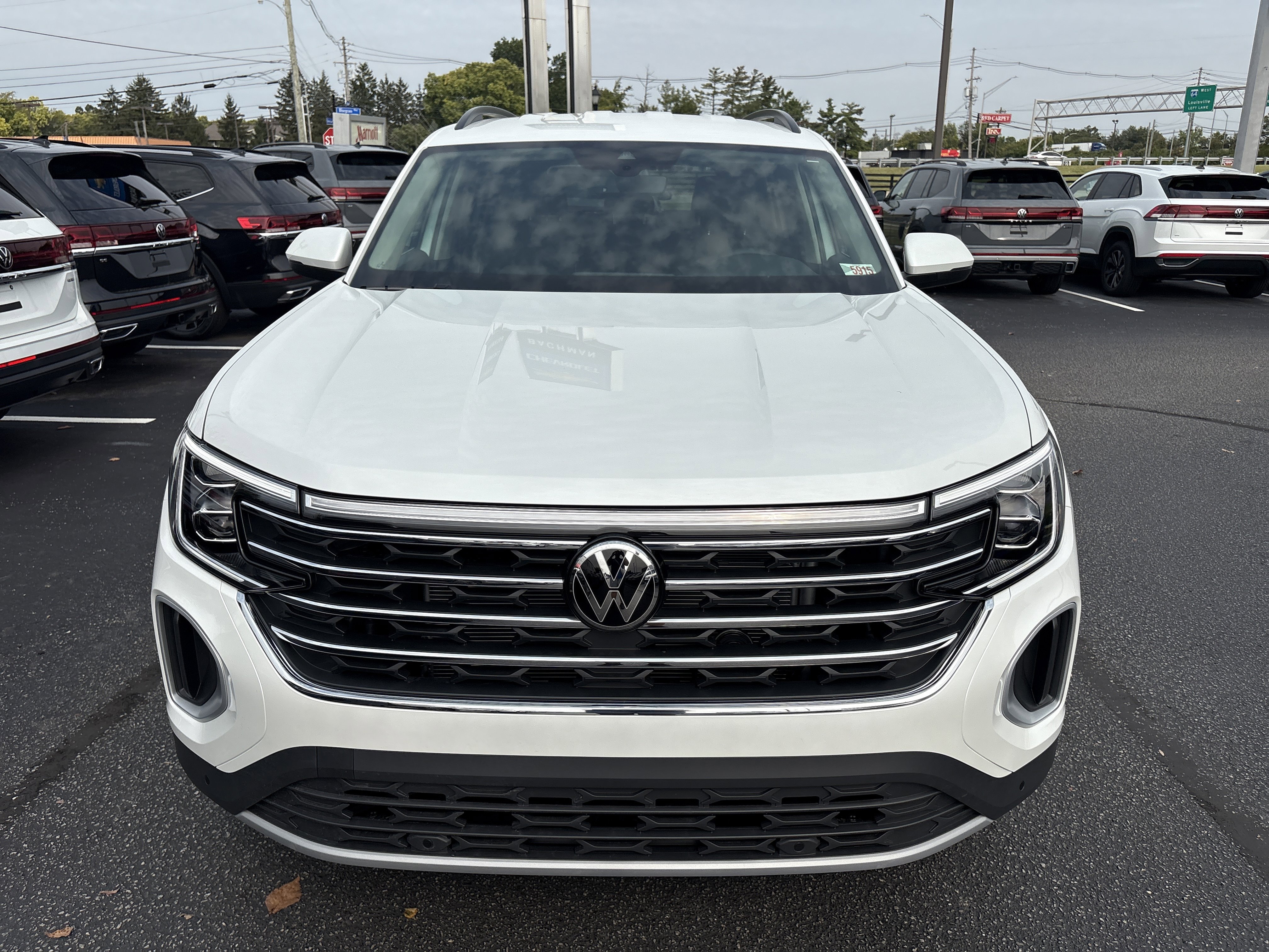New 2026 Volkswagen Atlas SE image 3