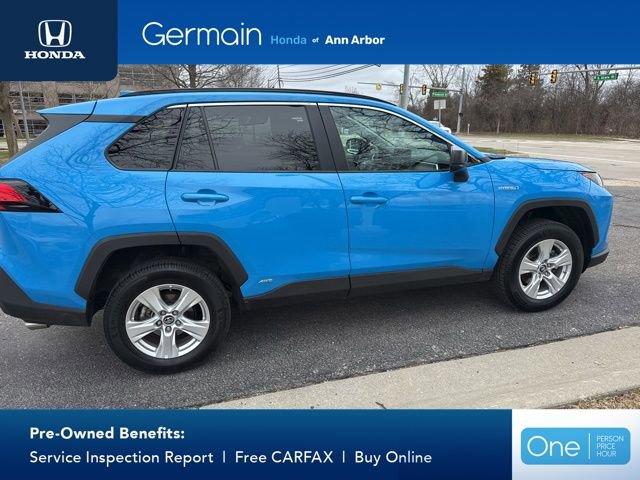 Used 2021 Toyota RAV4 LE image 8