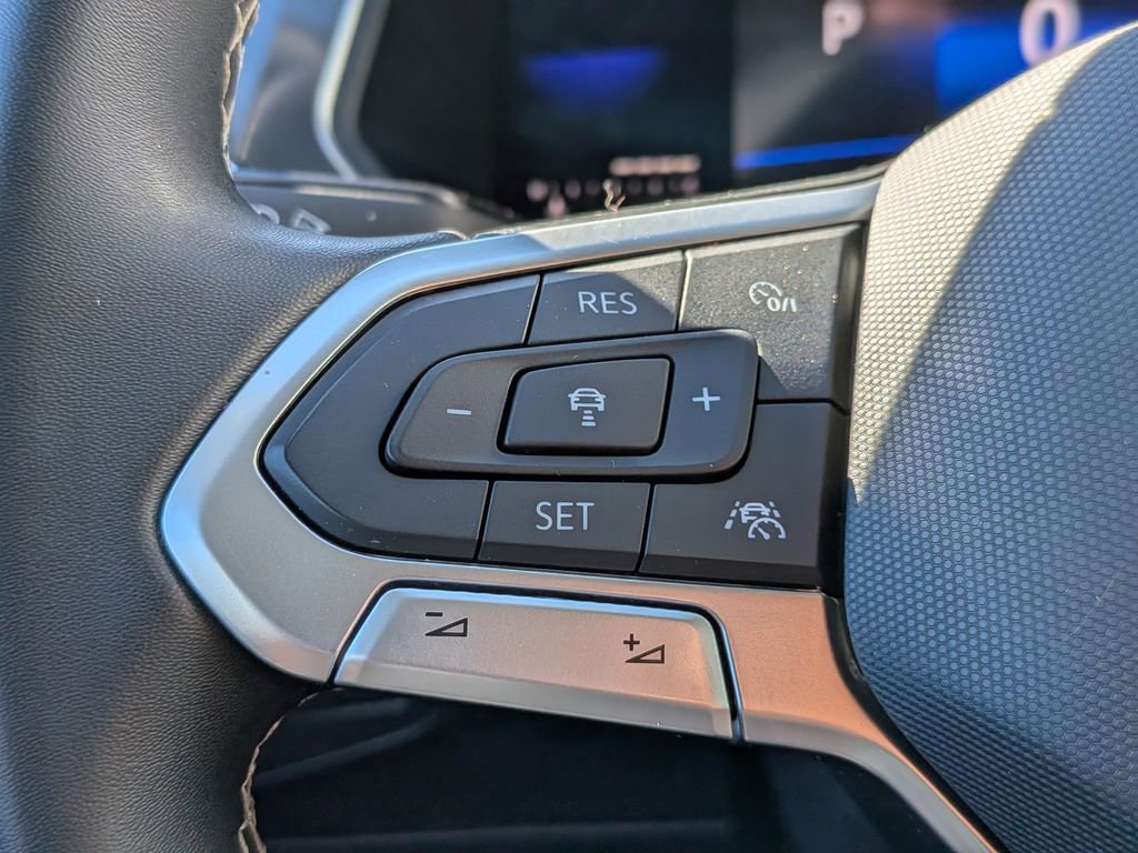 Used 2023 Volkswagen Tiguan SE image 18