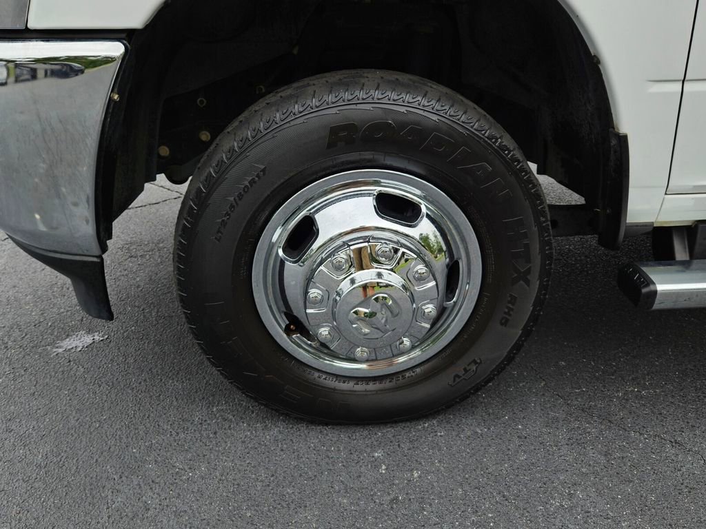 Used 2023 RAM 3500 Tradesman w/ Chrome Appearance Group image 9