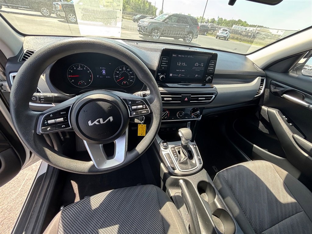 Used 2023 Kia Seltos LX AWD/4WD image 12