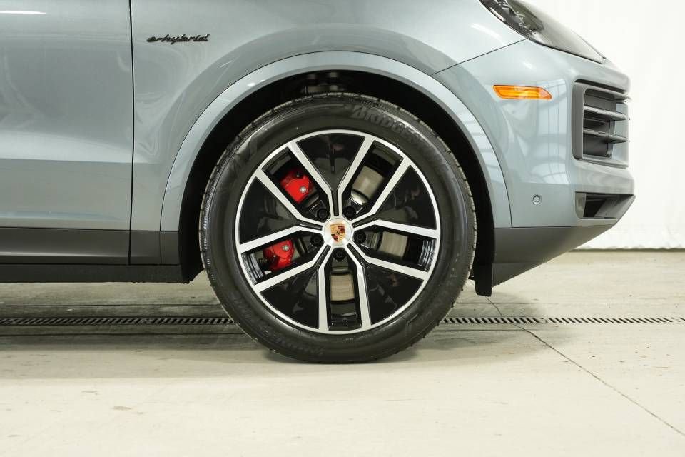 New 2026 Porsche Cayenne S image 43