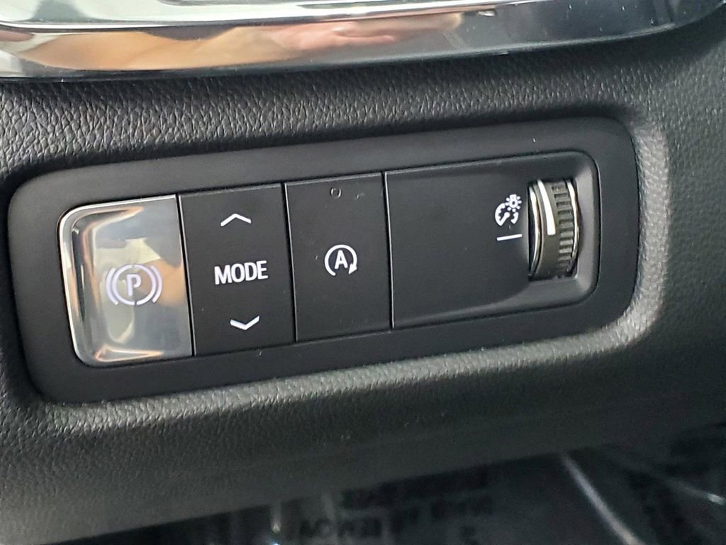 Used 2025 GMC Acadia Elevation image 28