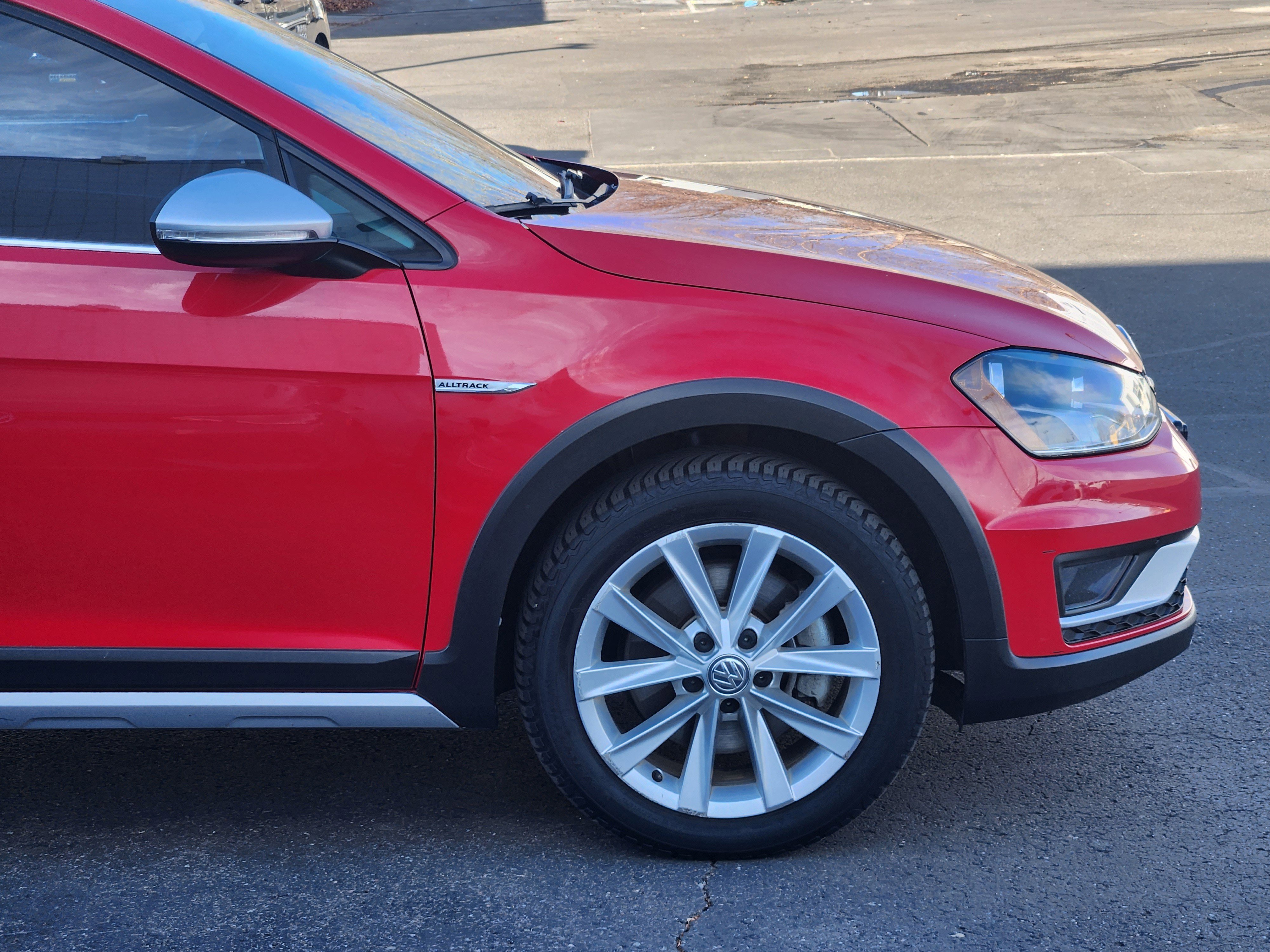 Used 2017 Volkswagen Golf Alltrack S image 7