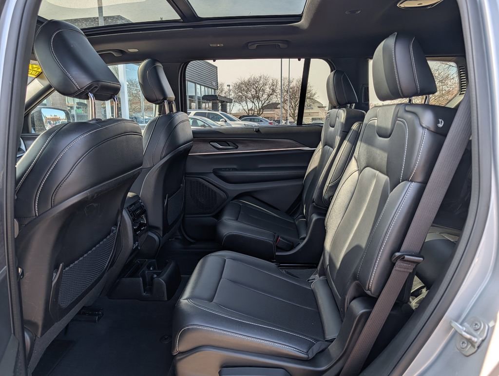 Used 2024 Jeep Grand Cherokee L Limited w/ Luxury Tech Group II image 26