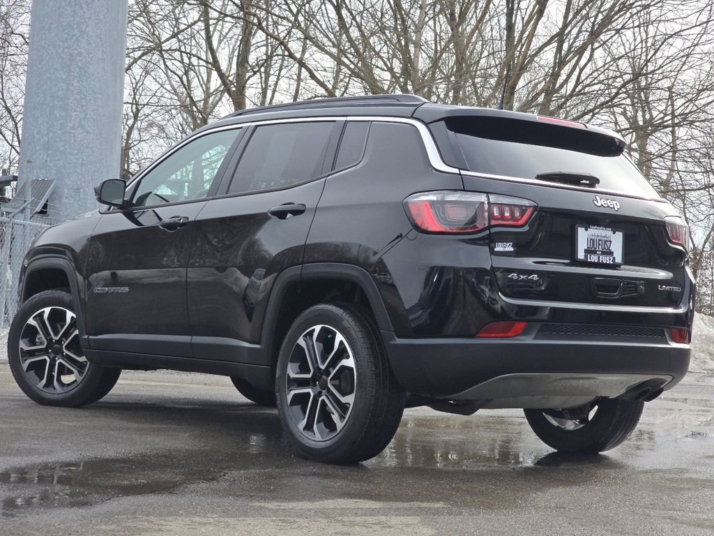 Used 2022 Jeep Compass Limited image 13