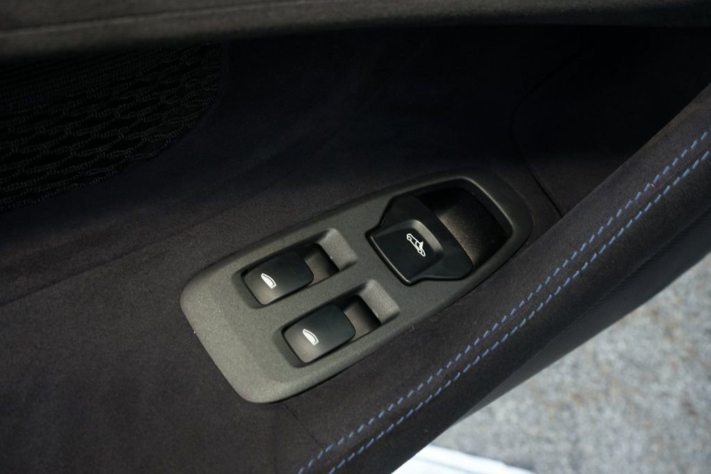 Used 2020 McLaren 600LT Spider image 25