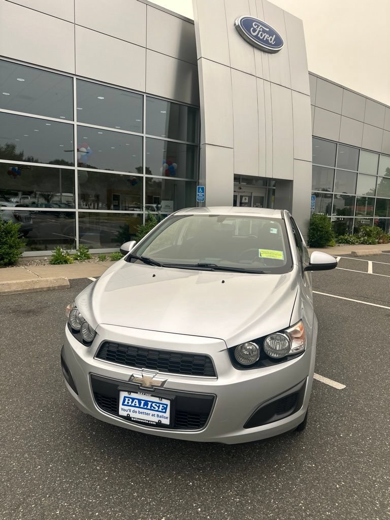 Used 2015 Chevrolet Sonic LT FWD image 2
