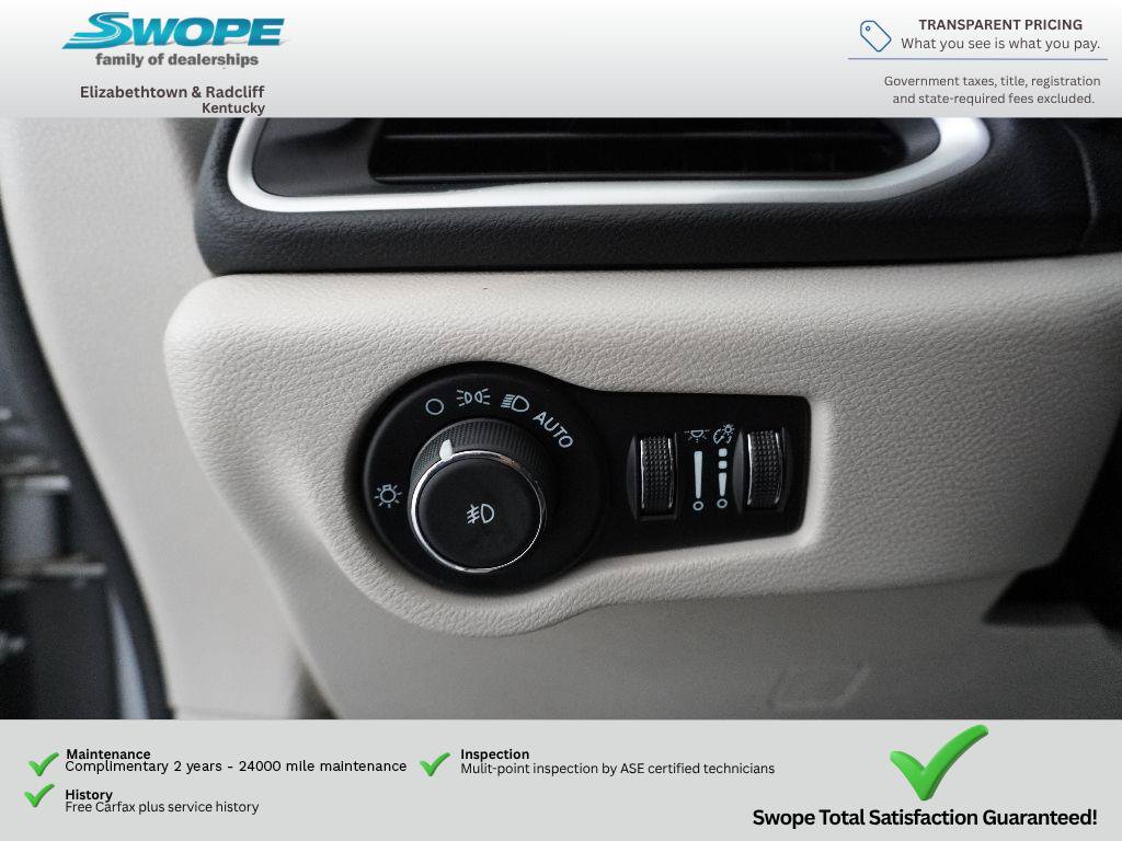 Used 2024 Chrysler Pacifica Touring-L FWD image 16