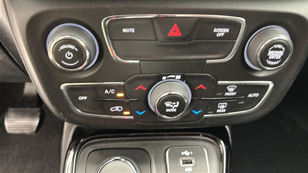 Used 2021 Jeep Compass Latitude AWD/4WD image 18