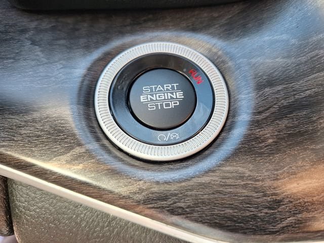 Used 2023 Jeep Grand Cherokee L Limited w/ Trailer Tow Group (B) AWD/4WD image 26