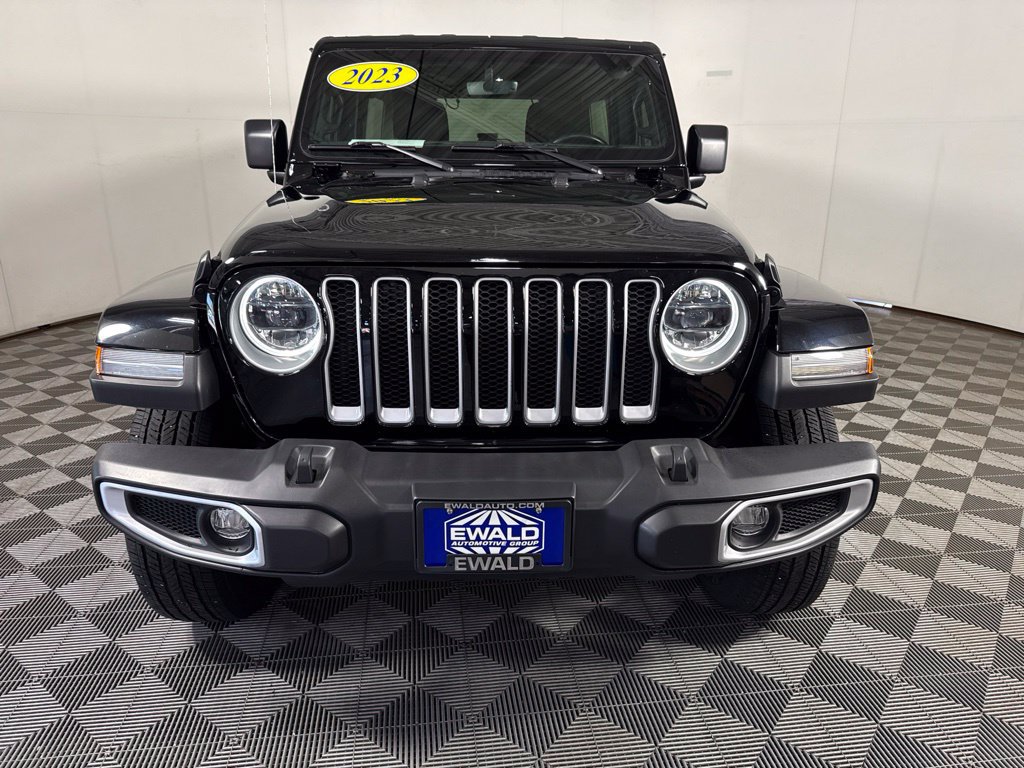Used 2023 Jeep Wrangler Unlimited Sahara w/ LED Lighting Group AWD/4WD image 3