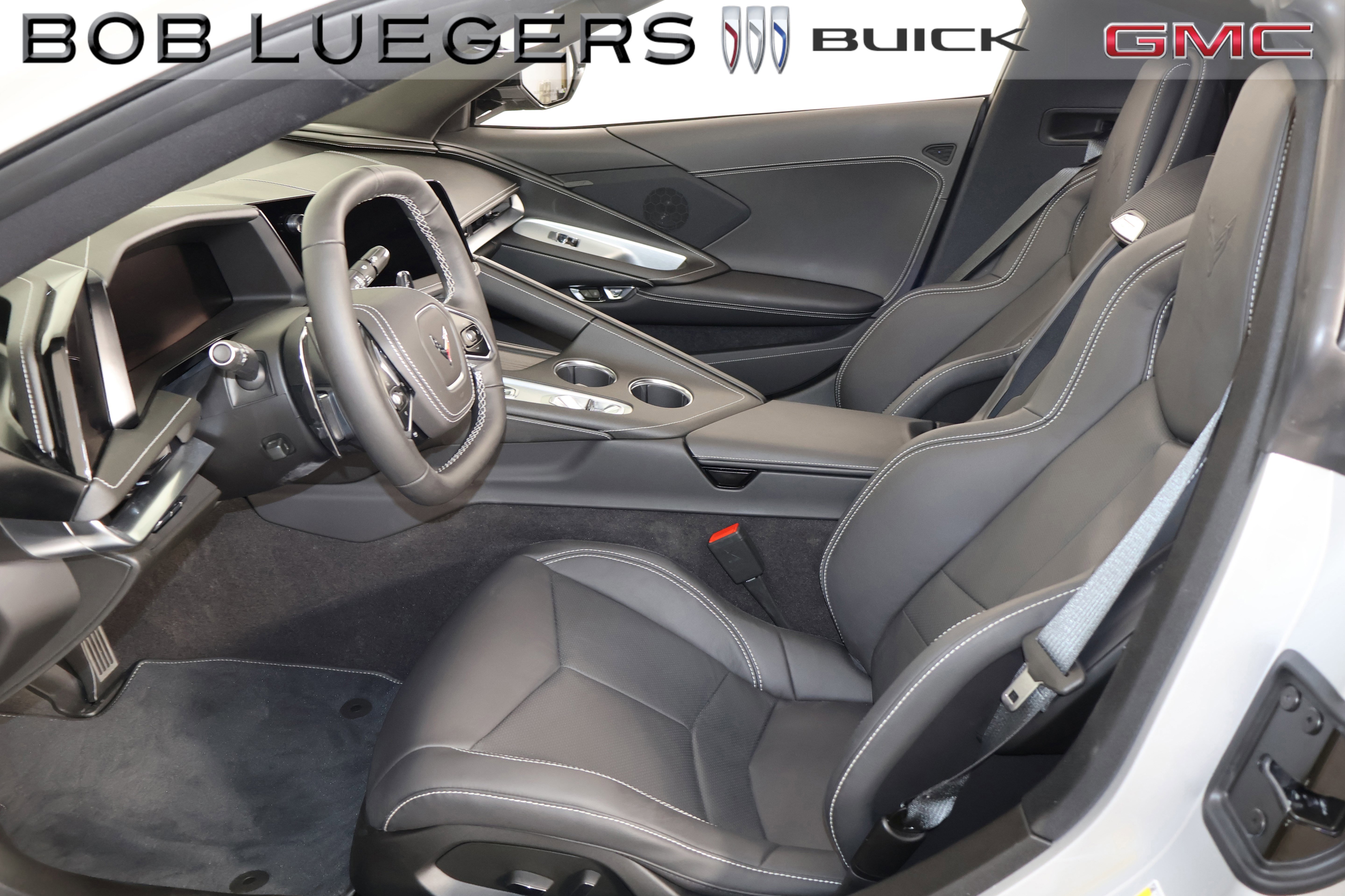 Used 2026 Chevrolet Corvette Stingray Coupe w/ 1LT RWD image 8