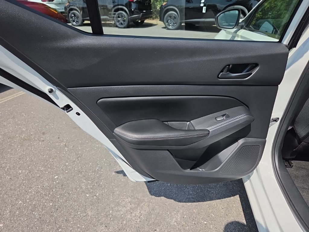 Used 2025 Nissan Altima 2.5 SV FWD image 31