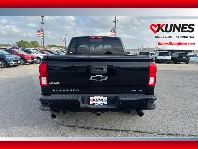 Used 2018 Chevrolet Silverado 1500 LTZ Z71 w/ LTZ Plus Package AWD/4WD image 8