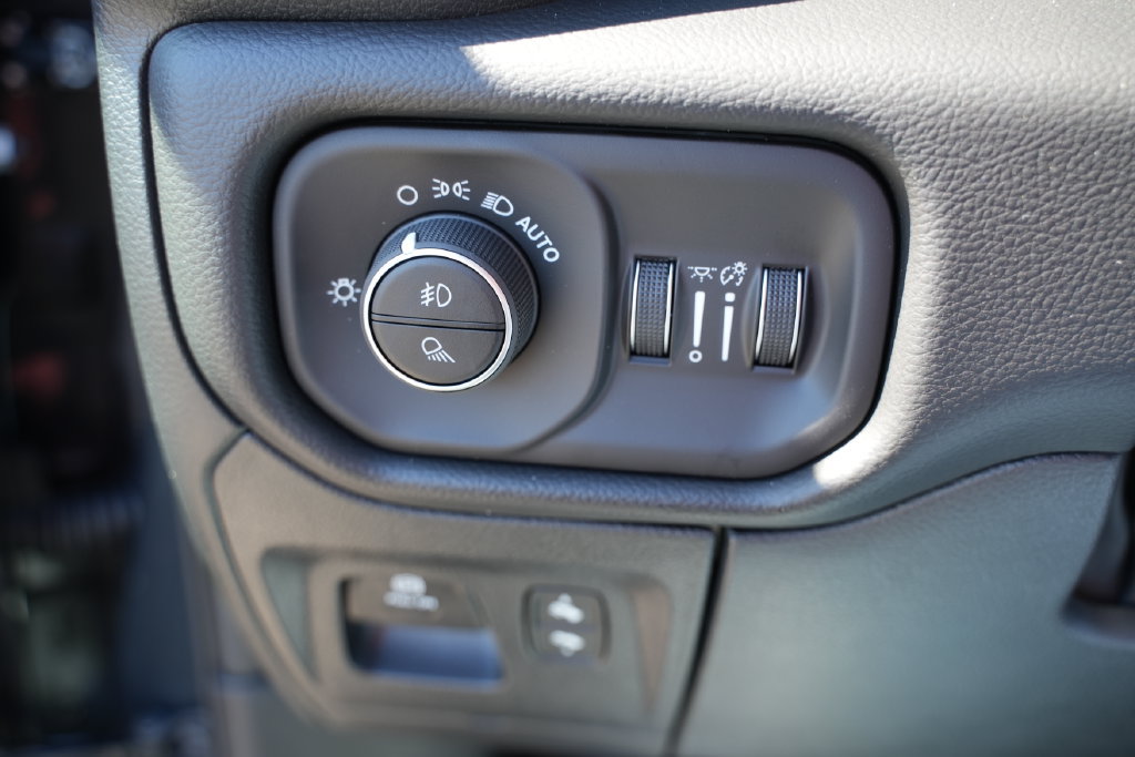New 2027 RAM 1500 Rebel w/ Rebel Level 2 Equipment Group AWD/4WD image 31